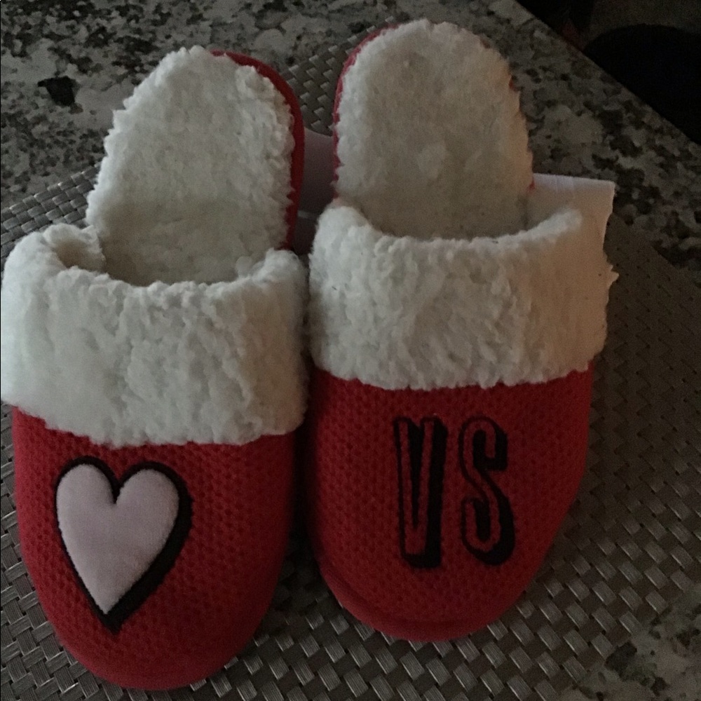 VS Scuffs Size 7-8; Almost New - Clean
